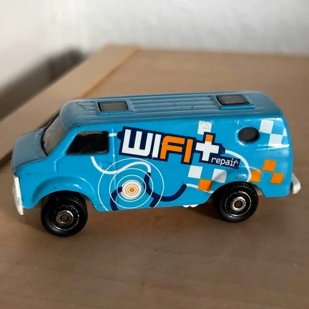 Matchbox Y2K 2006 Chevy Van WiFi Repair Diecast Model 1:74 Blue